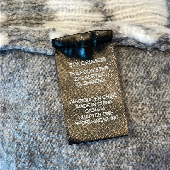 Gray and White Crewneck Sweater with Nordic Patterns - Picture 5 of 5